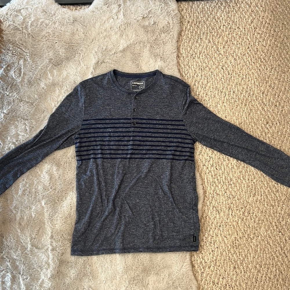 express long sleeve quarter button down | size medium |